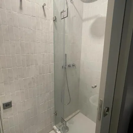 Orange 3 House - Chiado Lisbona